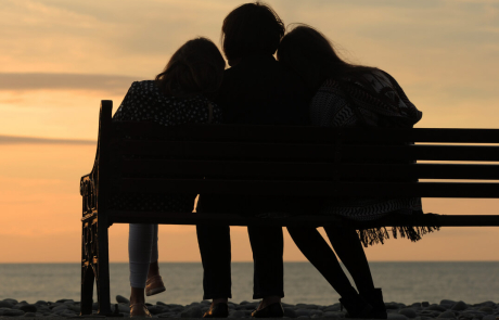 Blog Silhouette Beach Mother & Children