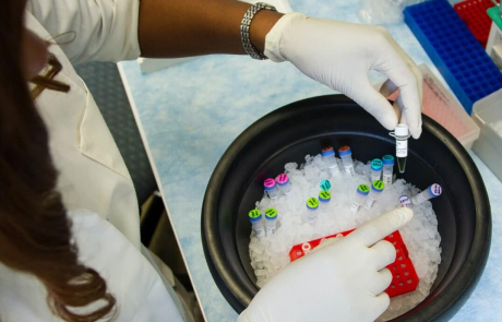 Blog Researcher Woman Bucket Samples