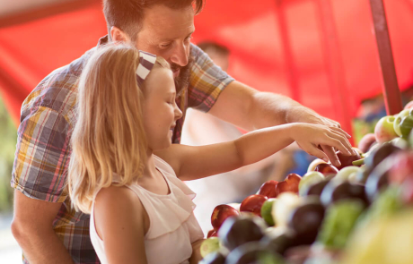 Blog Father Daughter Market Apples