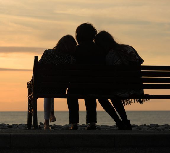 Blog Silhouette Beach Mother & Children