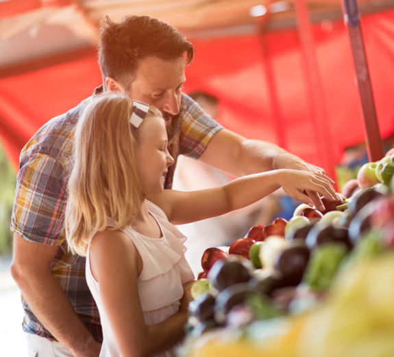 Blog Father Daughter Market Apples