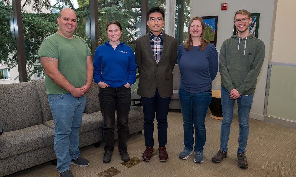 Ninomiya Lab Group Photo 2024-11